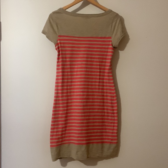 Banana Republic Coral and Tan Striped knee-length dress. Size M - Picture 5 of 5